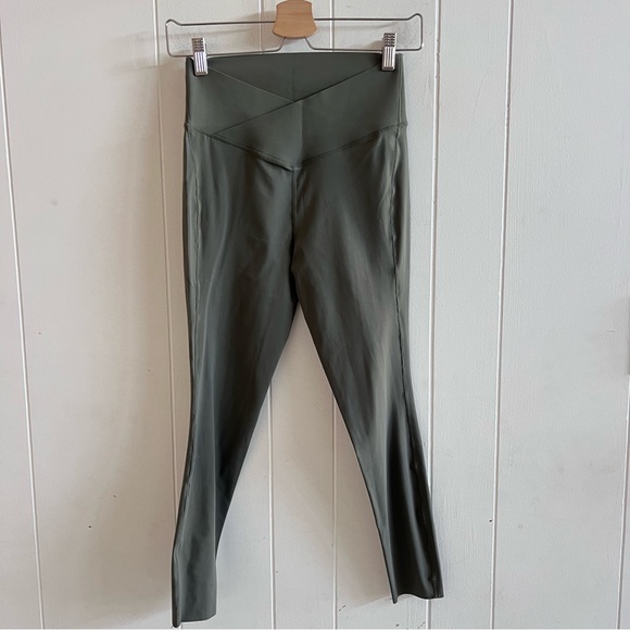 Zyia Active Pants - NWT Zyia Sage Crossover Edge 7/8 leggings